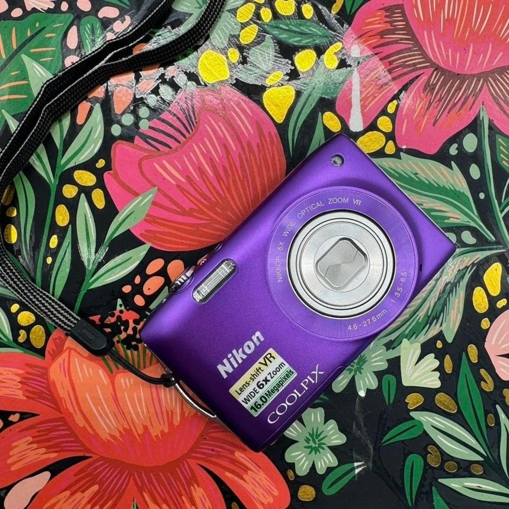 Nikon Coolpix S3300 – 16.0MP Digital Point-and-Shoot Camera